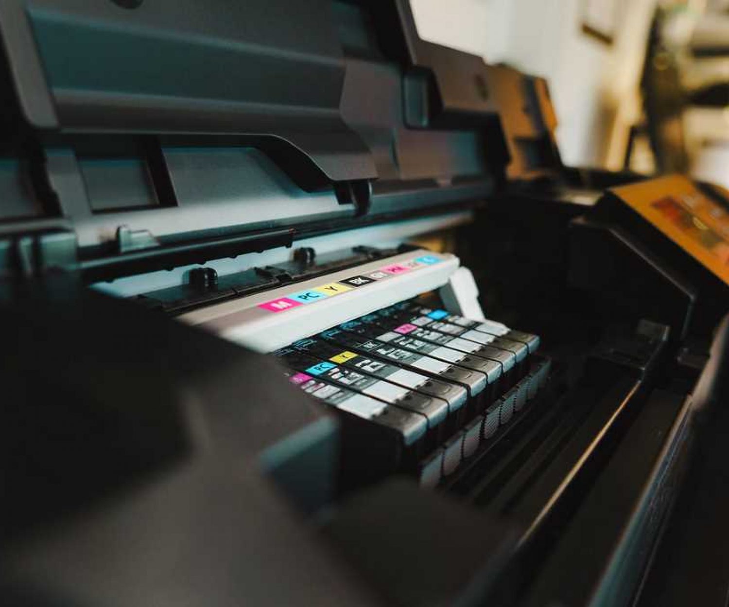 Warum Lernen mit physischen Medien effektiver ist